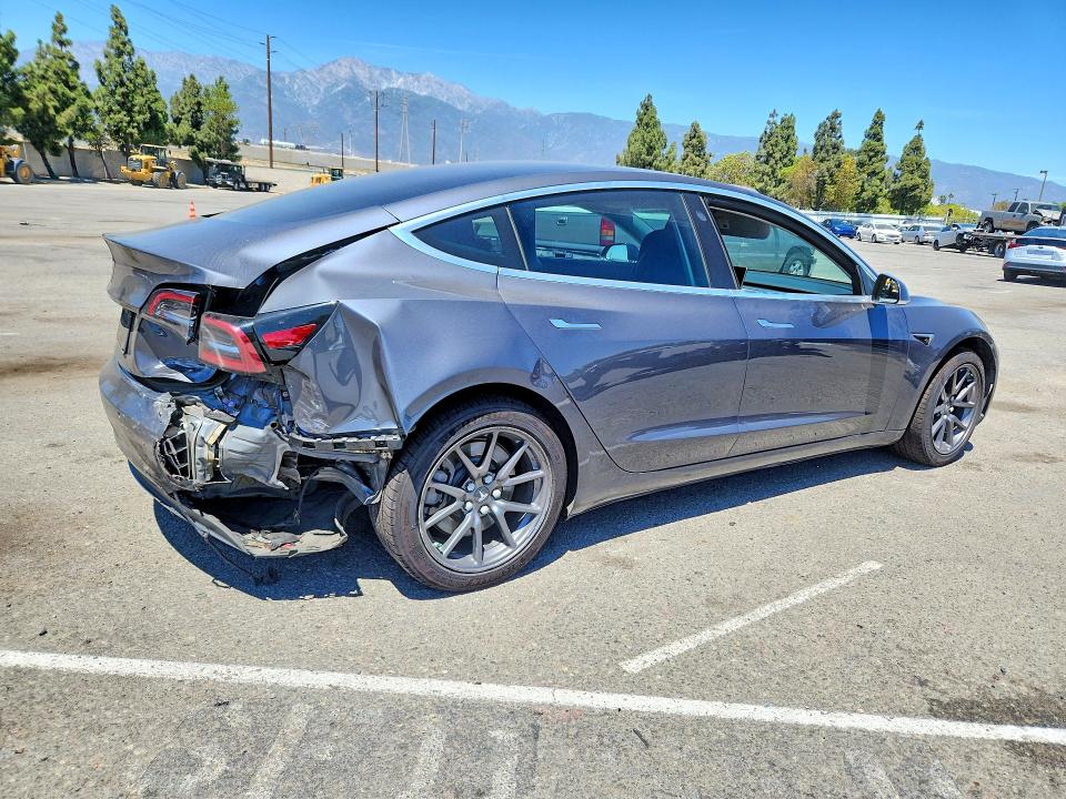 65911646 :رقم المزاد ، 5YJ3E1EA2KF331365 vin ، 2019 Tesla Model 3 مزاد بيع