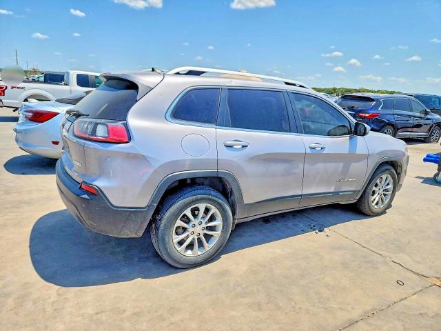 63920326 :رقم المزاد ، 1C4PJLCB3KD164851 vin ، 2019 Jeep Cherokee مزاد بيع