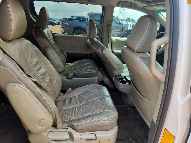 63601566 :رقم المزاد ، 5TDDK3DC6BS026782 vin ، 2011 Toyota Sienna مزاد بيع