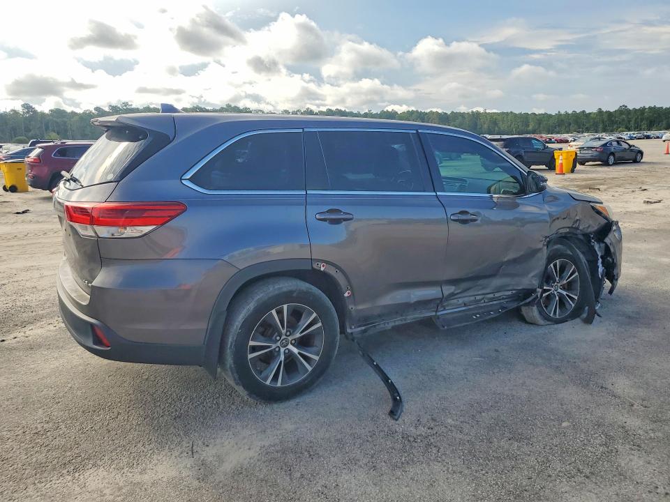 63860026 :رقم المزاد ، 5TDBZRFH7HS416118 vin ، 2017 Toyota Highlander مزاد بيع