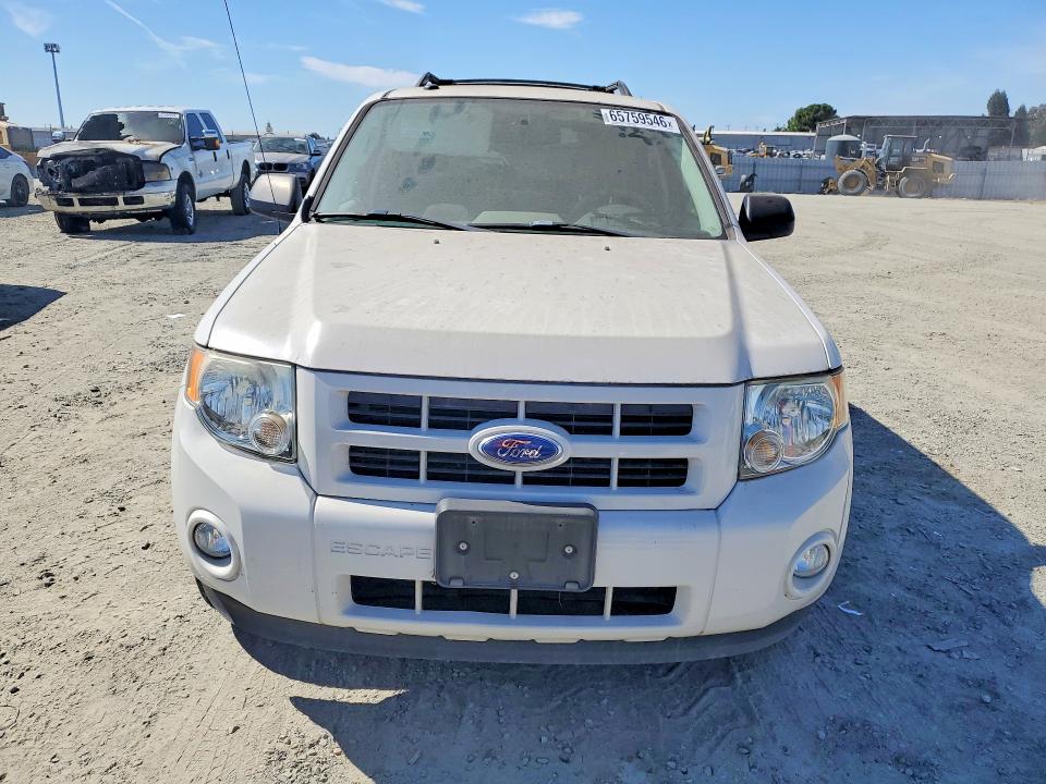2011 Ford Escape მანქანა იყიდება აუქციონზე, vin: 1FMCU4K35BKC52216, აუქციონის ნომერი: 65759546