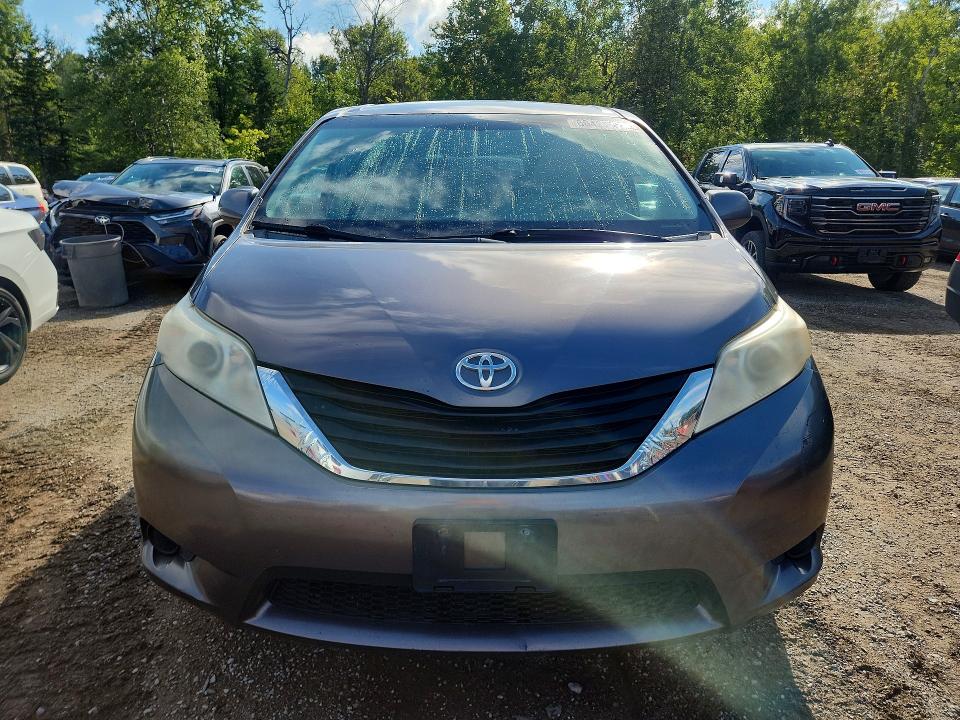 2011 Toyota Sienna მანქანა იყიდება აუქციონზე, vin: 5TDKK3DC0BS007099, აუქციონის ნომერი: 66425076