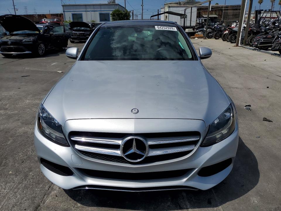 64252926 :رقم المزاد ، 55SWF4JB5GU163320 vin ، 2016 Mercedes-benz C مزاد بيع