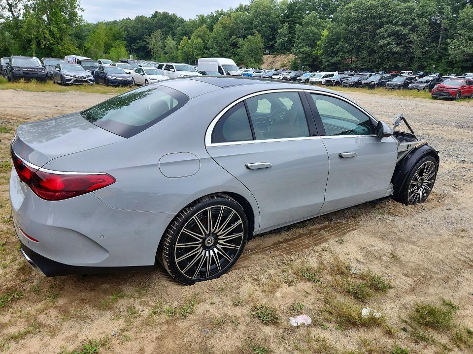 Продажа на аукционе авто 2026 Mercedes-benz E, vin: W1KLF4GBXTA203539, номер лота: 61354456