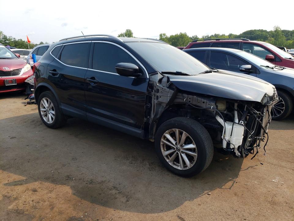 64281636 :رقم المزاد ، JN1BJ1CR8KW624010 vin ، 2019 Nissan Rogue Sport مزاد بيع