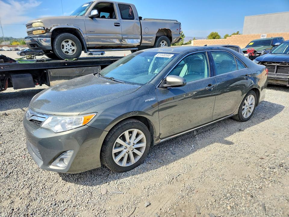 61448596 :رقم المزاد ، 4T1BD1FK9DU065581 vin ، 2013 Toyota Camry Hybrid مزاد بيع