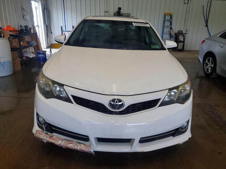 64955646 :رقم المزاد ، 4T1BF1FK7CU582774 vin ، 2012 Toyota Camry مزاد بيع