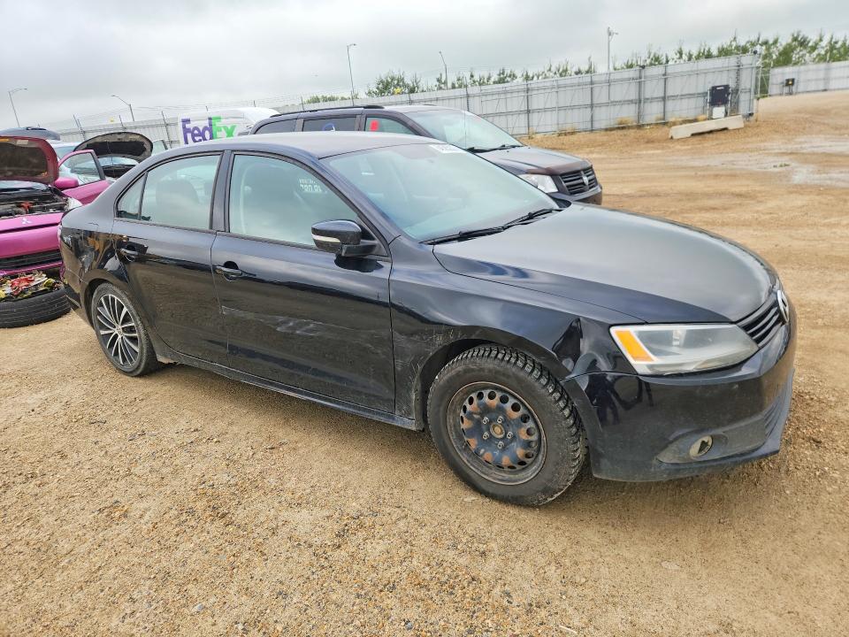 64585226 :رقم المزاد ، 3VWDL7AJ4EM241103 vin ، 2014 Volkswagen Jetta مزاد بيع