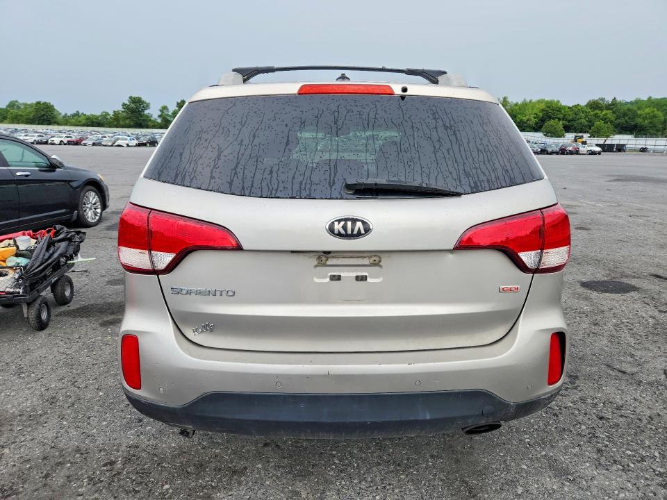 Продажа на аукционе авто 2015 Kia Sorento, vin: 5XYKT4A67FG575483, номер лота: 64299396