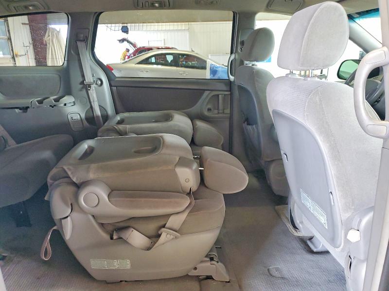 64683756 :رقم المزاد ، 5TDZA23C04S161876 vin ، 2004 Toyota Sienna مزاد بيع