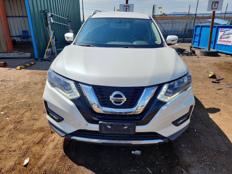 61448766 :رقم المزاد ، KNMAT2MV6HP560038 vin ، 2017 Nissan Rogue مزاد بيع