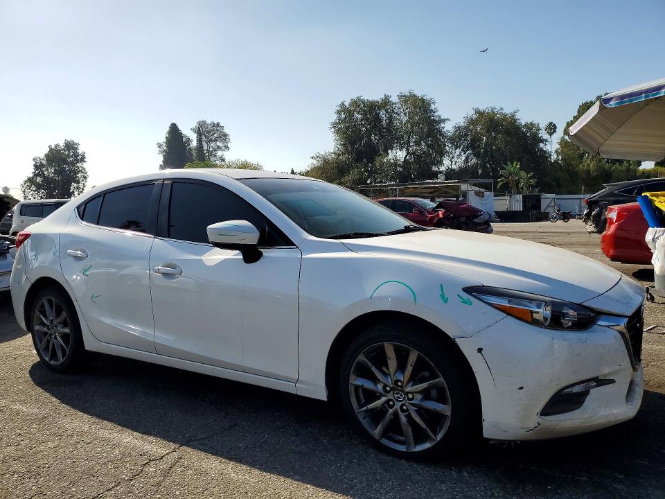 Продажа на аукционе авто 2018 Mazda 3, vin: 3MZBN1V39JM276773, номер лота: 66954406