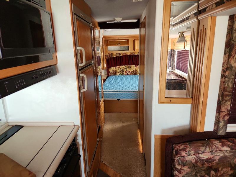 66464716 :رقم المزاد ، 3FCNF53S8XJA33612 vin ، 1999 Fleetwood Southwind مزاد بيع