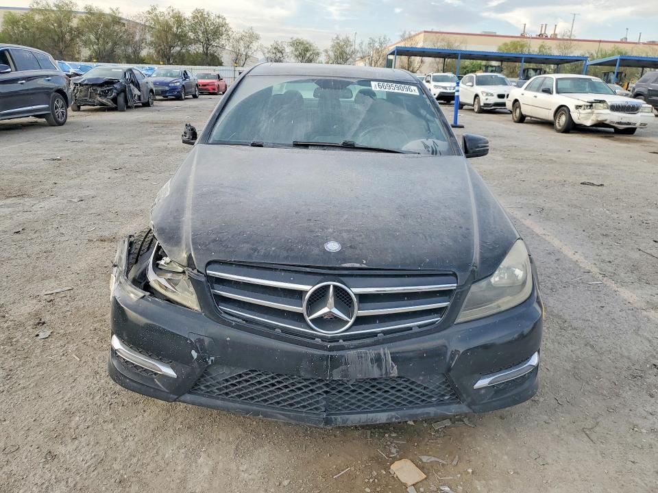 2014 Mercedes-benz C მანქანა იყიდება აუქციონზე, vin: WDDGF4HB9EG251713, აუქციონის ნომერი: 66959096