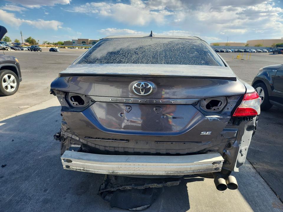 64066506 :رقم المزاد ، 4T1B11HK6KU194204 vin ، 2019 Toyota Camry مزاد بيع