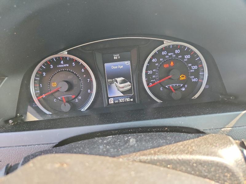 64085586 :رقم المزاد ، 4T1BF1FK5FU892832 vin ، 2015 Toyota Camry مزاد بيع