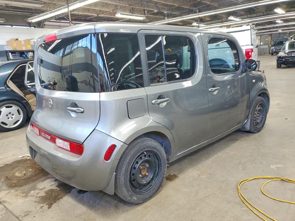 63707096 :رقم المزاد ، JN8AZ2KR5AT166925 vin ، 2010 Nissan Cube مزاد بيع