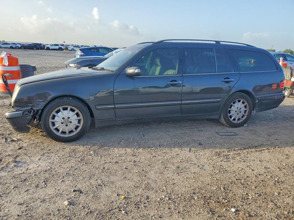 64961096 :رقم المزاد ، WDBJH65J92X080618 vin ، 2002 Mercedes-benz E مزاد بيع