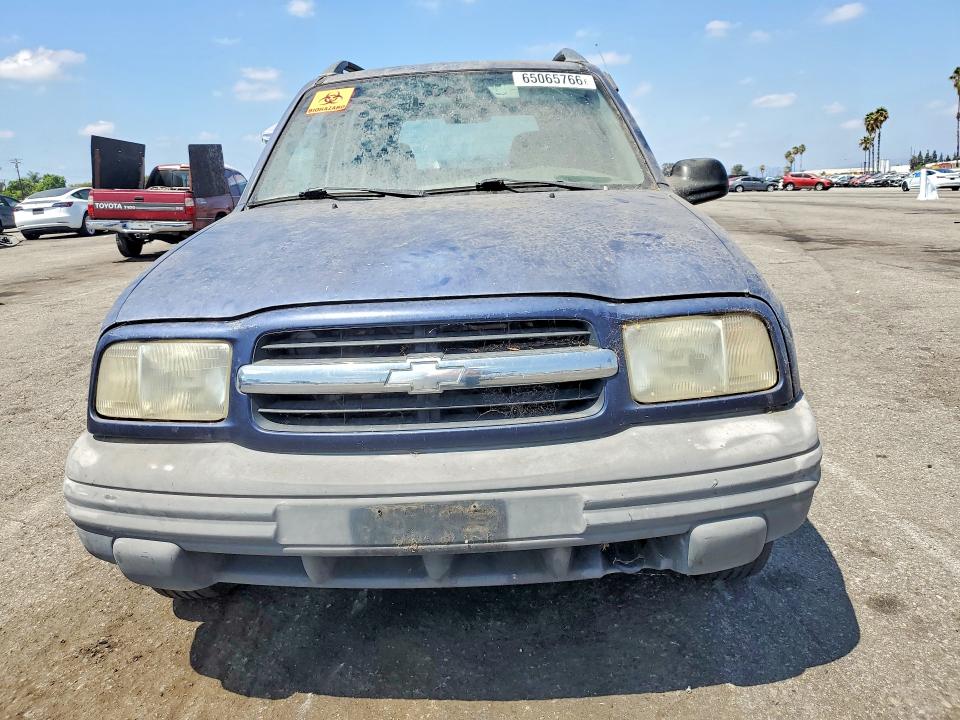 65065766 :رقم المزاد ، 2CNBE13C4Y6905118 vin ، 2000 Chevrolet Tracker مزاد بيع