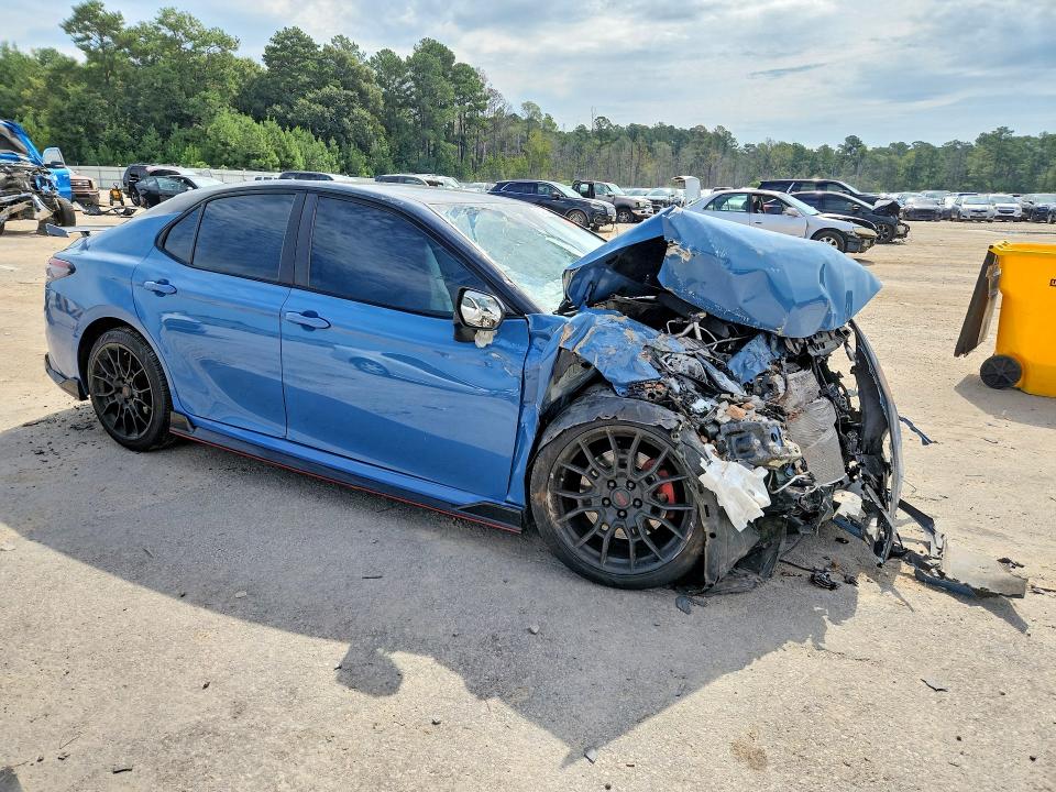 64251096 :رقم المزاد ، 4T1KZ1AK6NU060414 vin ، 2022 Toyota Camry مزاد بيع