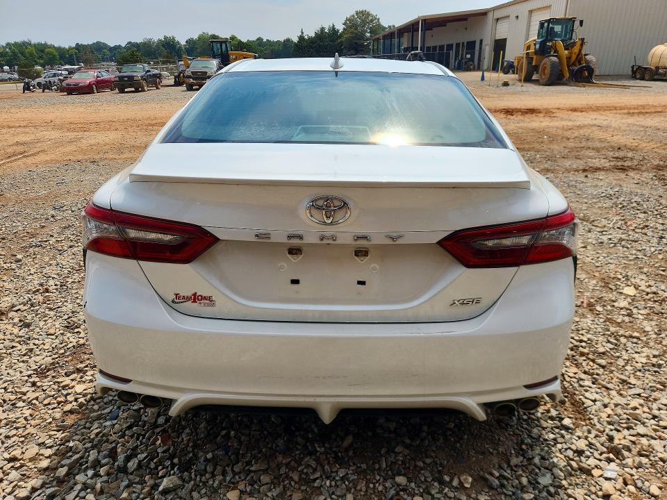 63447966 :رقم المزاد ، 4T1K61AK0NU030706 vin ، 2022 Toyota Camry مزاد بيع