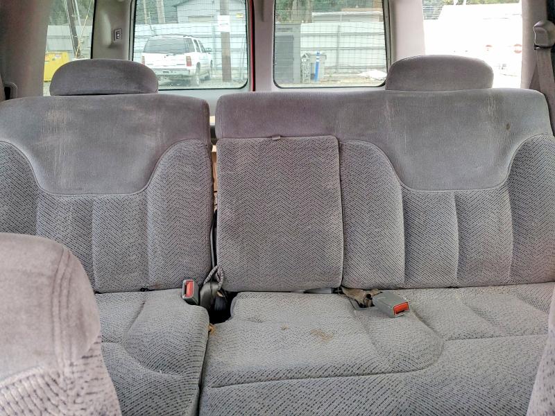 64989056 :رقم المزاد ، 1GNEK13R7WJ338778 vin ، 1998 Chevrolet Tahoe مزاد بيع
