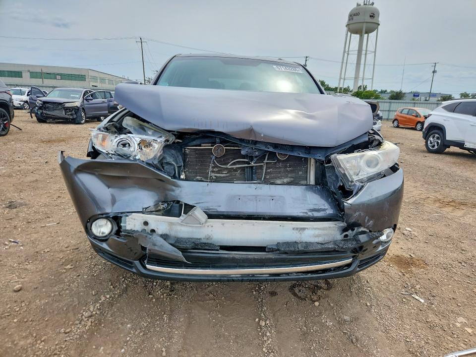 Продажа на аукционе авто 2013 Toyota Highlander, vin: 5TDBK3EH2DS245467, номер лота: 67143286