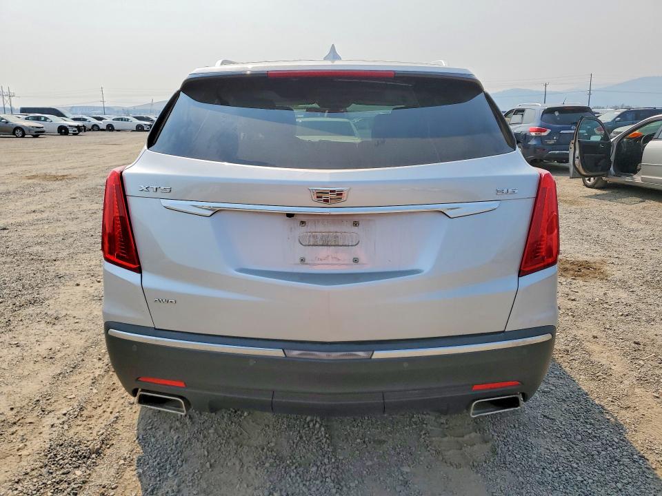 60883176 :رقم المزاد ، 1GYKNDRS7HZ155698 vin ، 2017 Cadillac Xt5 مزاد بيع