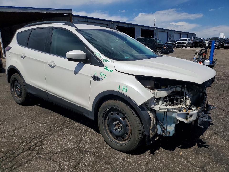 2017 Ford Escape მანქანა იყიდება აუქციონზე, vin: 1FMCU9G90HUA00400, აუქციონის ნომერი: 65900986