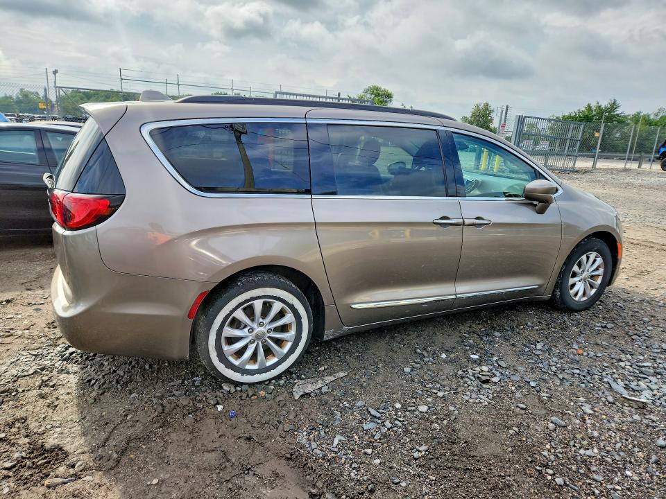 Продаж на аукціоні авто 2017 Chrysler Pacifica, vin: 2C4RC1BG2HR744795, номер лоту: 63679986