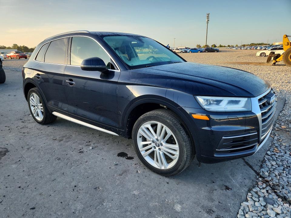 64901066 :رقم المزاد ، WA1BNAFY2J2080933 vin ، 2018 Audi Q5 مزاد بيع