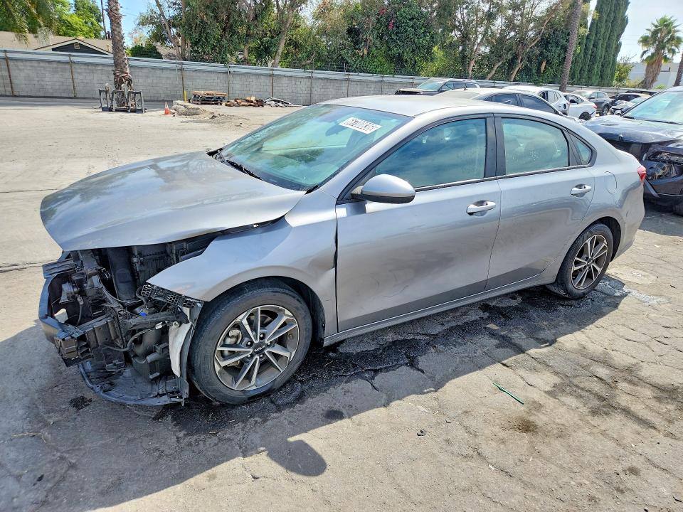 2023 Kia Forte მანქანა იყიდება აუქციონზე, vin: 3KPF24ADXPE651800, აუქციონის ნომერი: 66700836