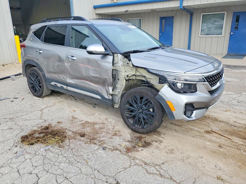 65442176 :رقم المزاد ، KNDEUCA21P7405989 vin ، 2023 Kia Seltos مزاد بيع