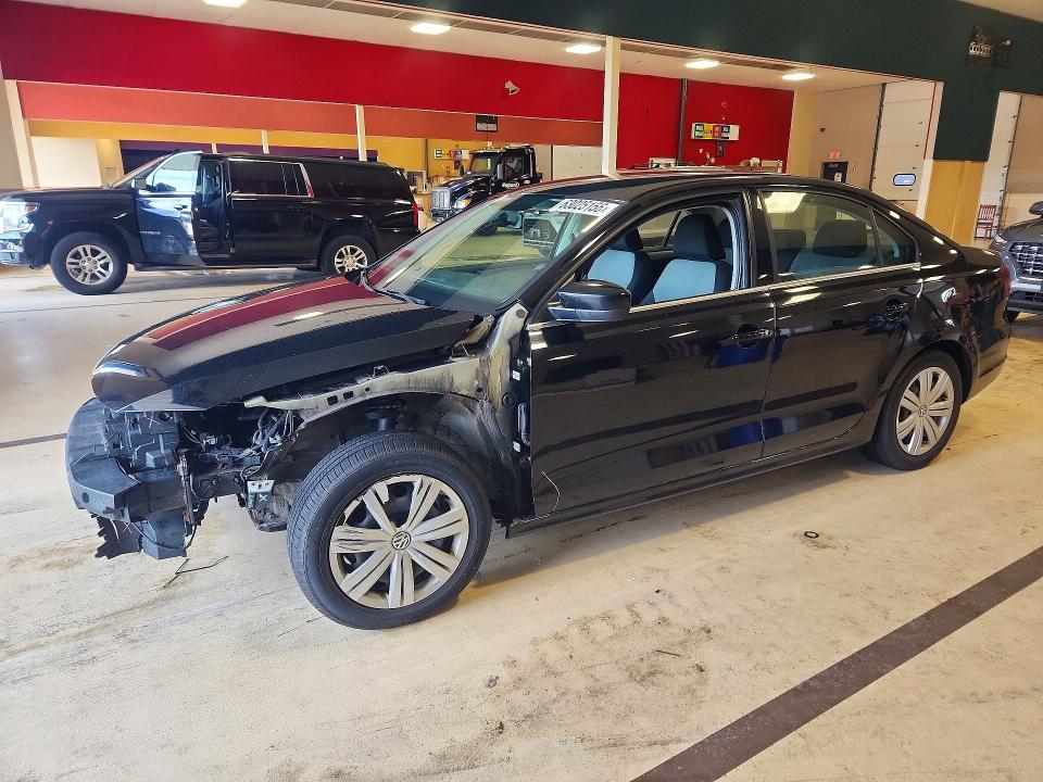 63025156 :رقم المزاد ، 3VW2B7AJ9HM395868 vin ، 2017 Volkswagen Jetta مزاد بيع