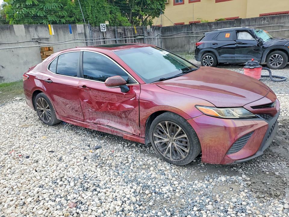2018 Toyota Camry მანქანა იყიდება აუქციონზე, vin: 4T1B11HK9JU621499, აუქციონის ნომერი: 63427116