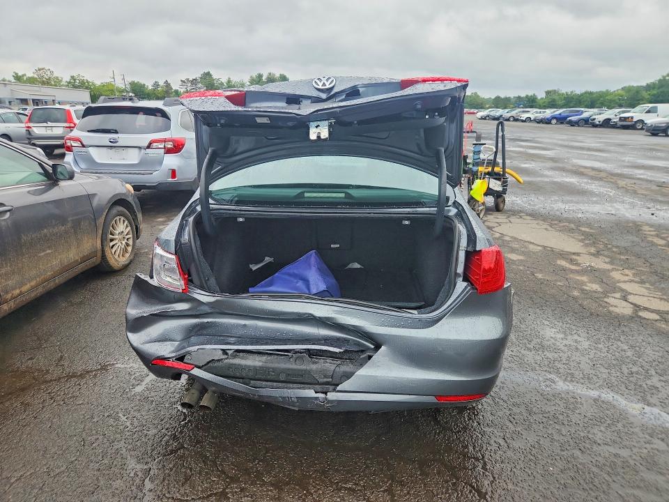 65027056 :رقم المزاد ، 3VWDP7AJ9DM363913 vin ، 2013 Volkswagen Jetta مزاد بيع