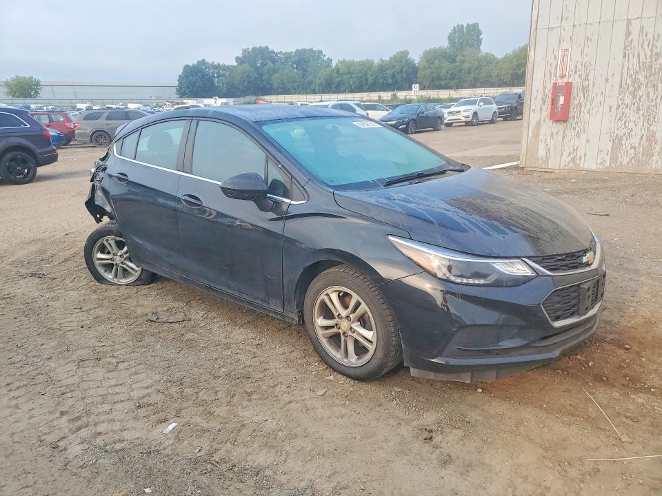 64597516 :رقم المزاد ، 3G1BD6SM0JS523635 vin ، 2018 Chevrolet Cruze مزاد بيع
