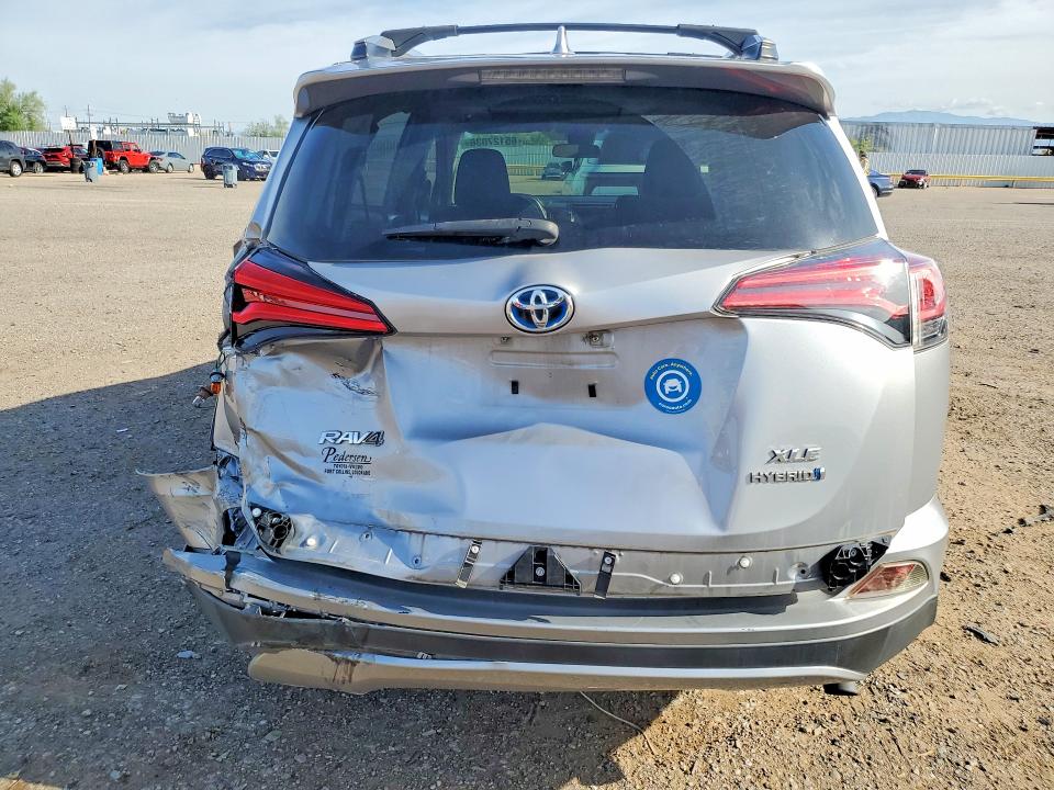 2017 Toyota Rav4 Hybrid მანქანა იყიდება აუქციონზე, vin: JTMRJREV8HD137107, აუქციონის ნომერი: 65127036