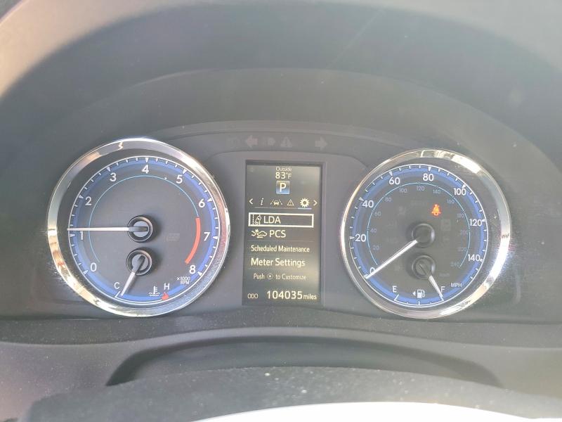 64080986 :رقم المزاد ، 5YFBURHE9JP770478 vin ، 2018 Toyota Corolla مزاد بيع