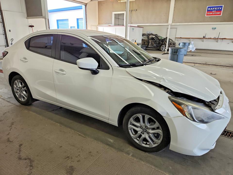 2017 Toyota Yaris მანქანა იყიდება აუქციონზე, vin: 3MYDLBYV4HY172524, აუქციონის ნომერი: 65159216