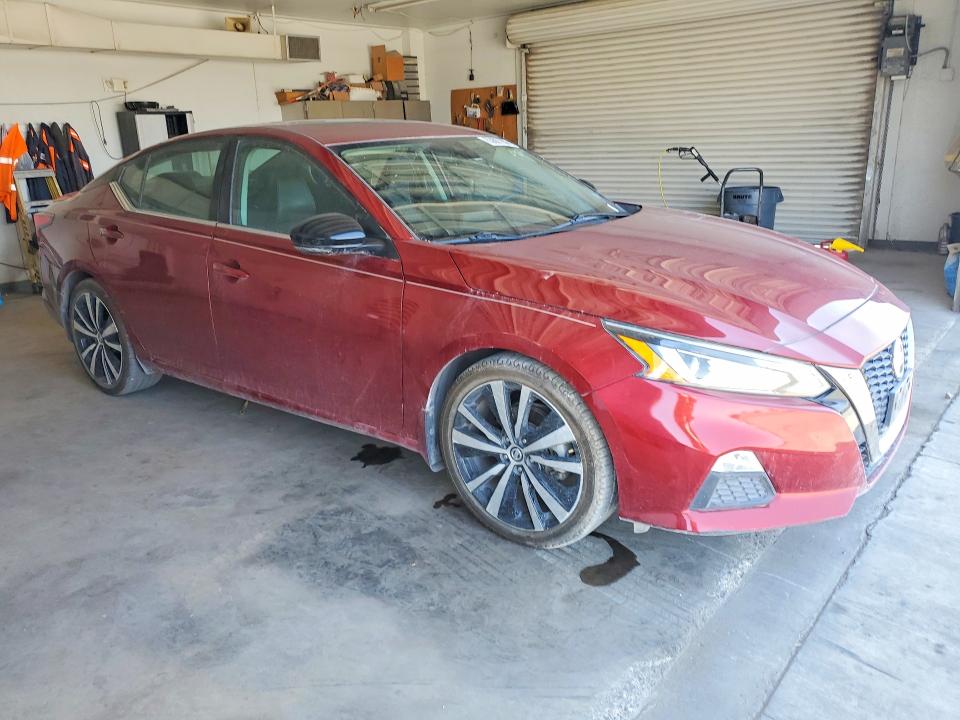 63887206 :رقم المزاد ، 1N4BL4CV6MN385951 vin ، 2021 Nissan Altima مزاد بيع