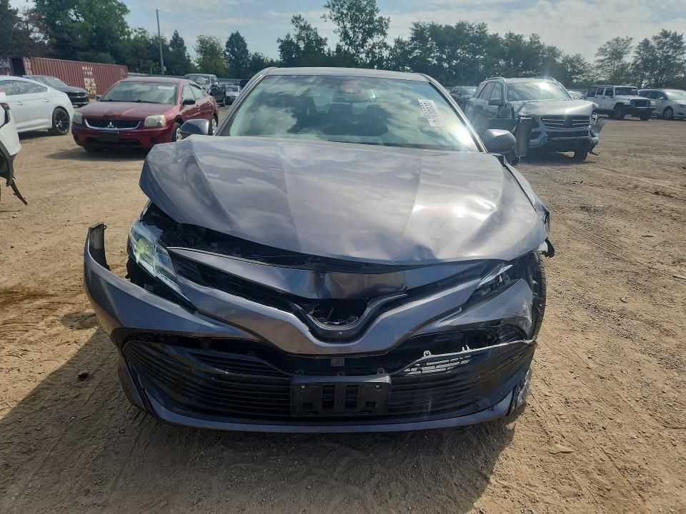 67066656 :رقم المزاد ، 4T1B11HK3KU162312 vin ، 2019 Toyota Camry مزاد بيع