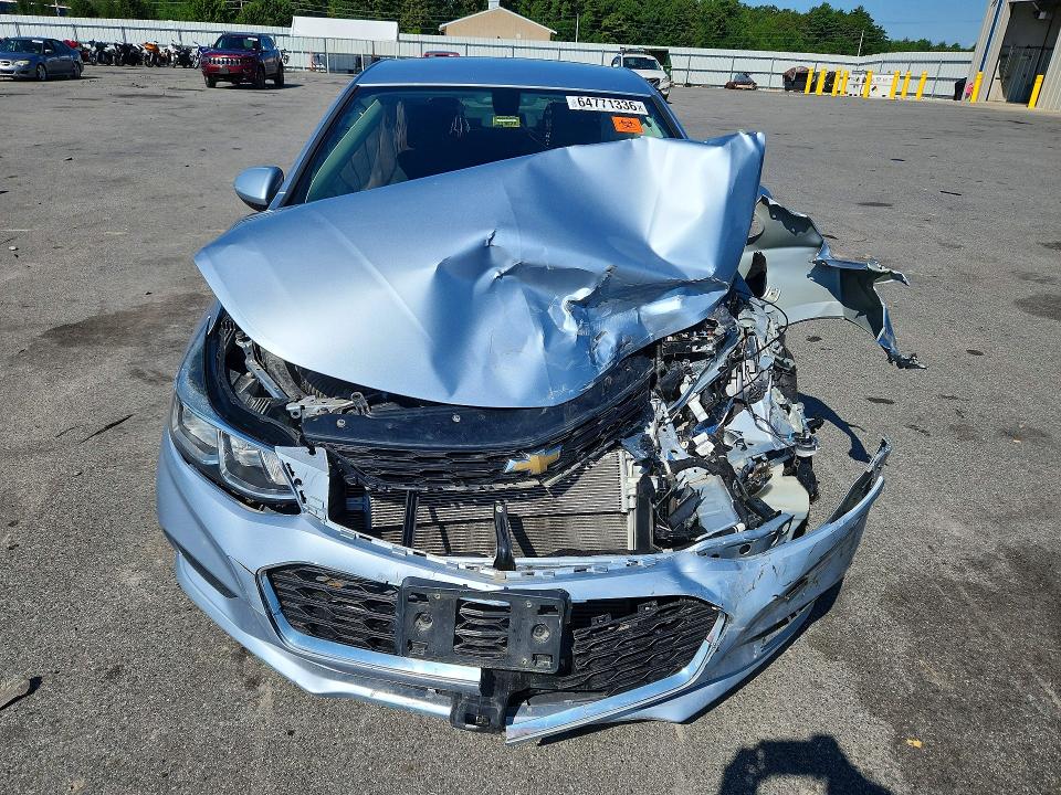 64771336 :رقم المزاد ، 1G1BC5SM7J7191379 vin ، 2018 Chevrolet Cruze مزاد بيع