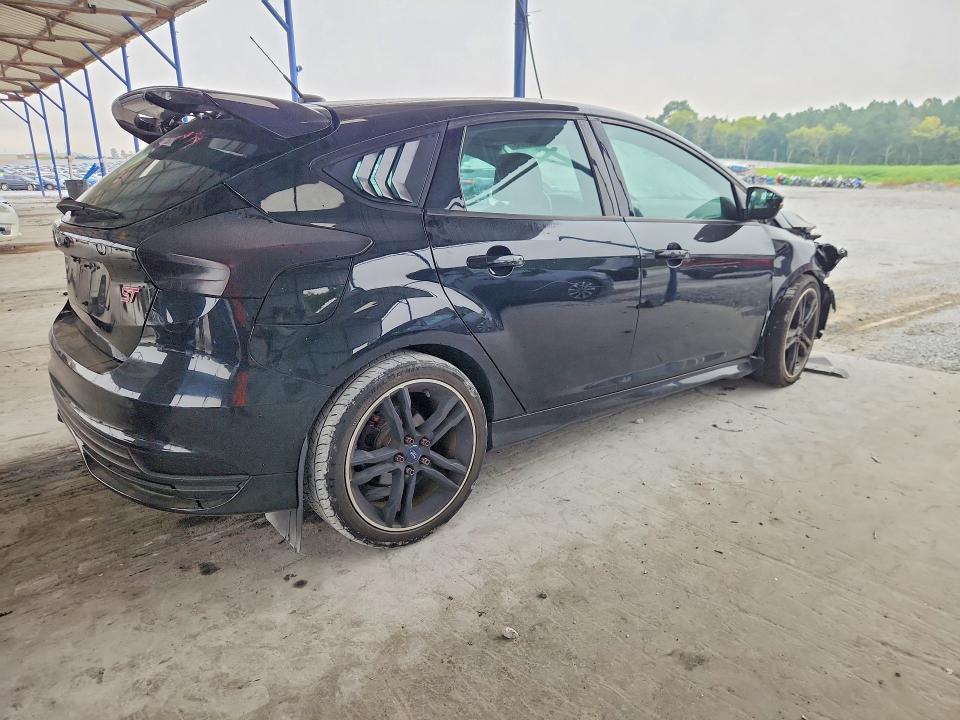 66750966 :رقم المزاد ، 1FADP3L94GL244063 vin ، 2016 Ford Focus مزاد بيع