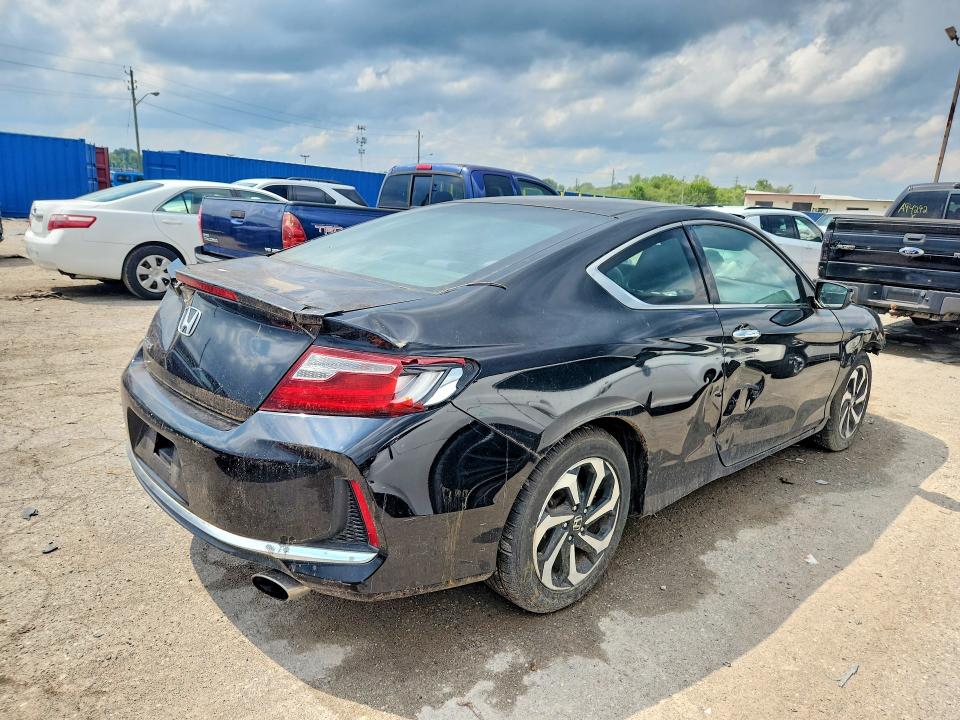 Продажа на аукционе авто 2017 Honda Accord, vin: 1HGCT1A32HA009342, номер лота: 63239926