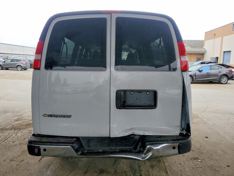 68521546 :رقم المزاد ، 1GAZGPFP2S1254198 vin ، 2025 Chevrolet Express G3500 مزاد بيع