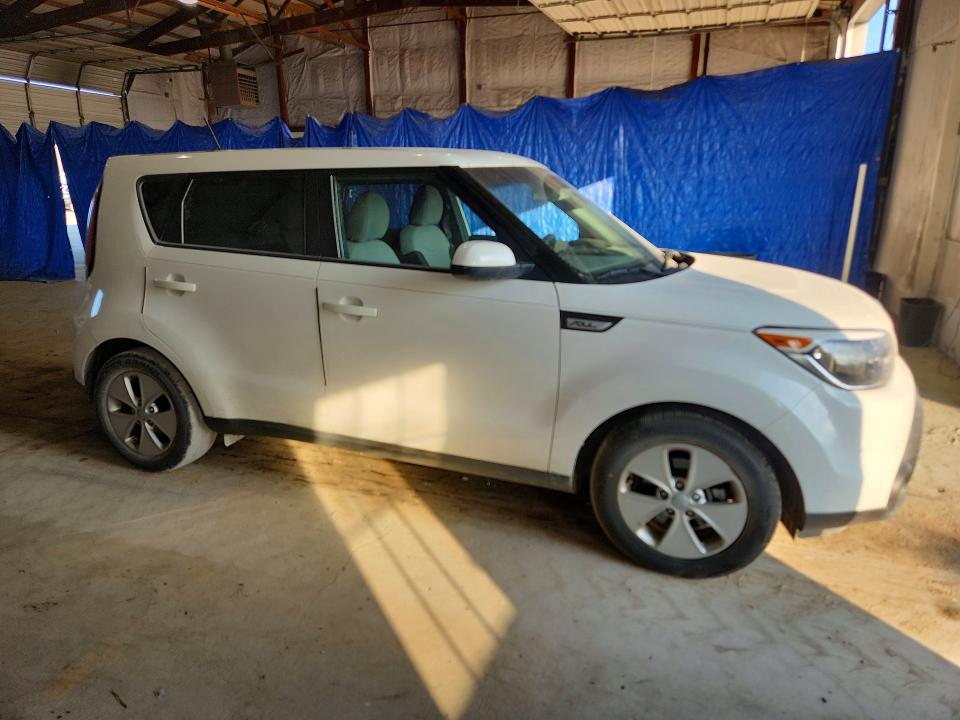 66988746 :رقم المزاد ، KNDJN2A20F7231465 vin ، 2015 Kia Soul مزاد بيع