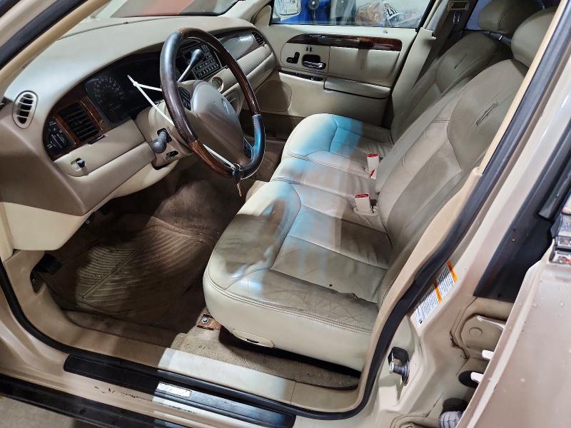 67040816 :رقم المزاد ، 1LNHM83W1YY914126 vin ، 2000 Lincoln Town Car مزاد بيع