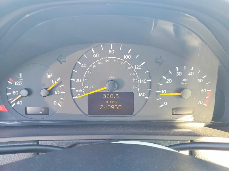 2000 Mercedes-benz E მანქანა იყიდება აუქციონზე, vin: WDBJF65JXYB013473, აუქციონის ნომერი: 65321716