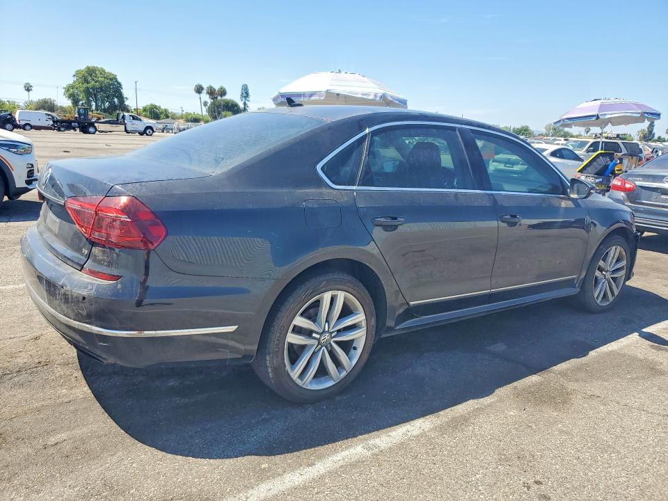 2017 Volkswagen Passat მანქანა იყიდება აუქციონზე, vin: 1VWHM7A34HC064395, აუქციონის ნომერი: 65855036